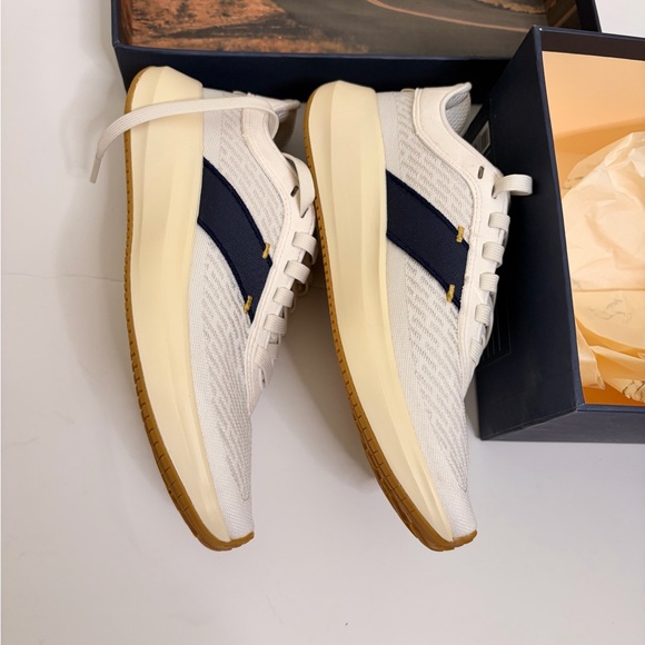 NWT - Tracksmith Eliot Runner 🔥👟 Size W6.5 or M5 - ivory/navy - Picture 5 of 16